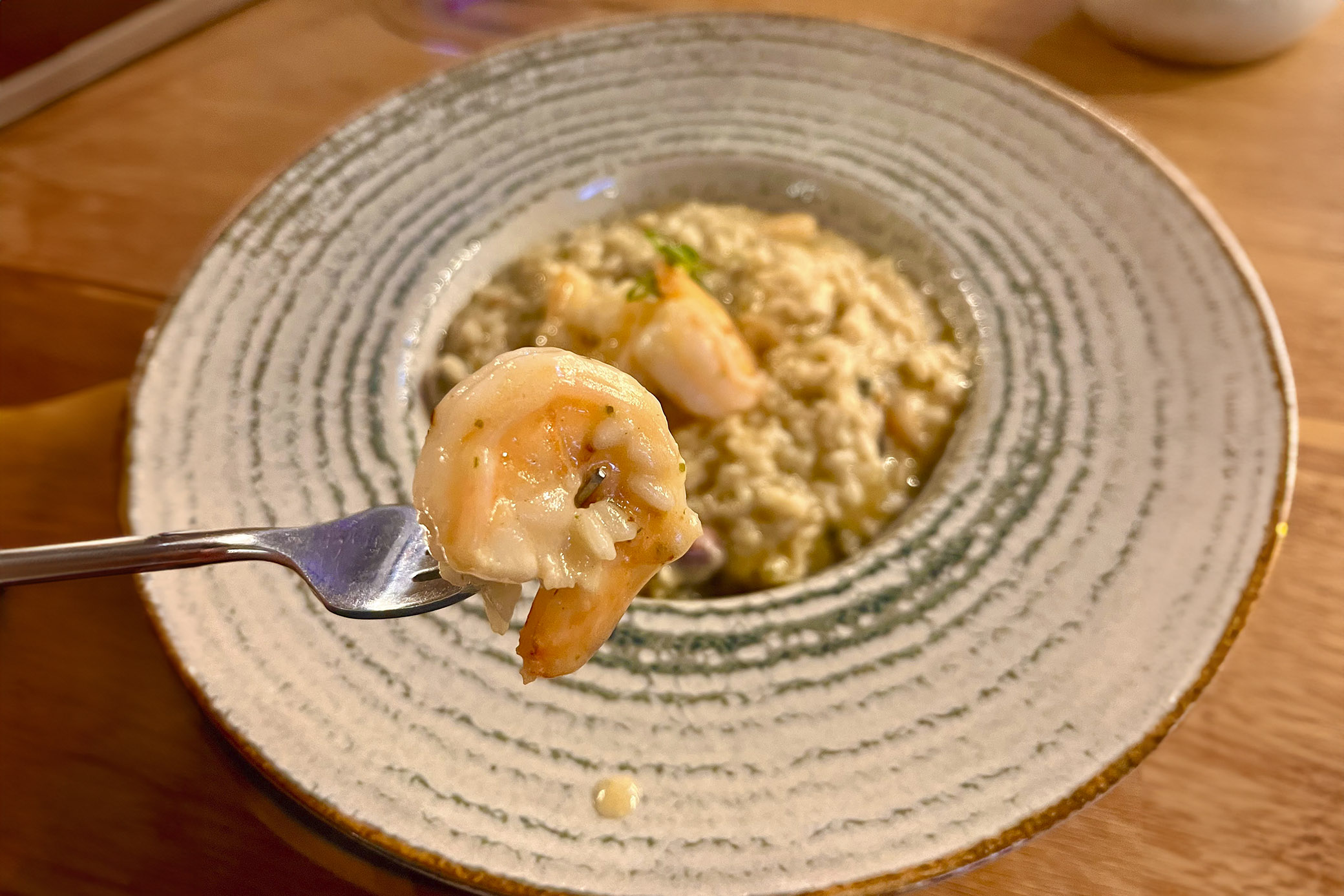 Cu rafinament și un angajament față de excelență